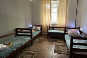 Хостел АрАрАт Кловская. Место в общем 5-местном номере общежитийного типа 1