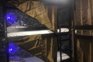 Хостел АрАрАт Подол. Место в общем 4-местном номере  3