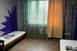 Хостел АрАрАт Позняки. Место в общем трехместном номере  2