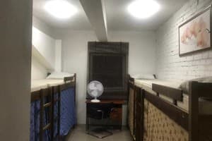Хостел АрАрАт Театральная. Место в общем 8-местном номере смешанном, общежитийного типа 7