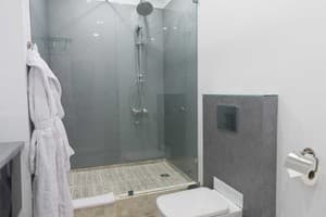 Квартира CityApartments Akademmistechko Kyiv. Делюкс 4-местный  16