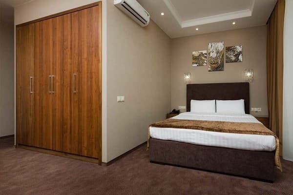 Crystal Hotel 1