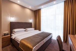 Отель Crystal Hotel. Полулюкс 4-местный Полулюкс 3