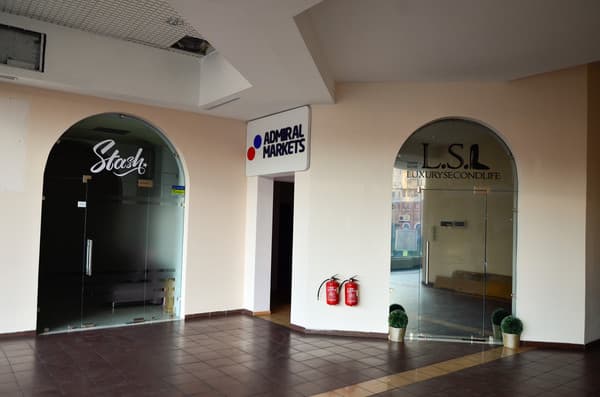 Diplomat Hotel 9