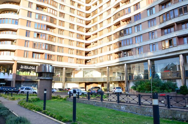 Diplomat Hotel 19