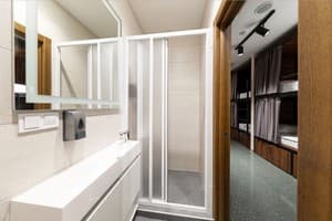 Хостел MISTO capsule hotel. Место в женском 6-местном номере  6