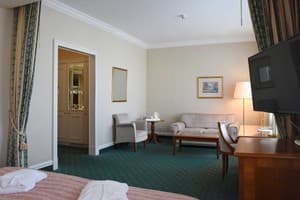 Национальный 33