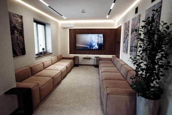 Nesvit Hotel 3