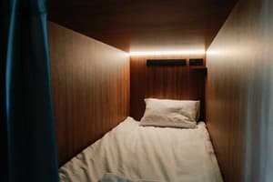 Отель Nesvit Hotel. Место в мужском 8-местном номере  1