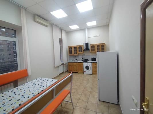 uaHOSTEL 4