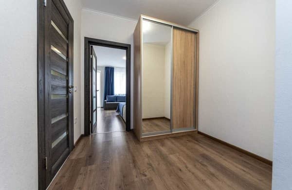 в новом доме на Оболони 12